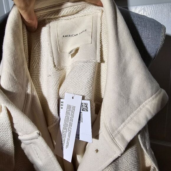 AMERICAN EAGLE NWT cropped cardigan sweater - Picture 5 of 5